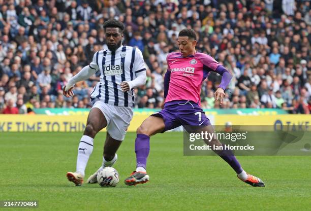 Jobe Bellingham of Sunderland takes on Cedric Kipper of West Bromwich Albion during the Sky Bet Championship match between West Bromwich Albion and...