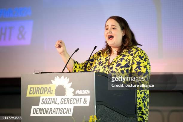 April 2024, Lower Saxony, Oldenburg: Ricarda Lang, Federal Chairwoman of Bündnis 90/Die Grünen, speaks in the Weser-Ems-Hallen at the state party...