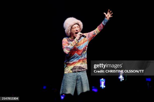 197 Nemo Singer Stock Photos, High-Res Pictures, and Images - Getty Images