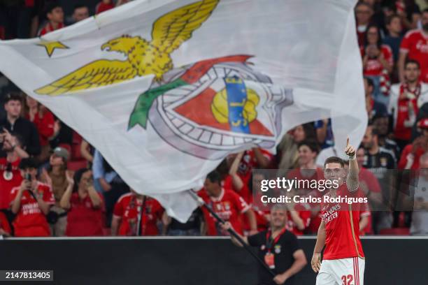 Benjamin Rolheiser of SL Benfica celebrates after scoring the team´s third goal during the Liga Portugal Betclic match between SL Benfica and...