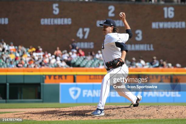 Detroit Tigers relief pitcher Jason Foley pitches during the ninth inning of a regular season Major League Baseball game between the Minnesota Twins...