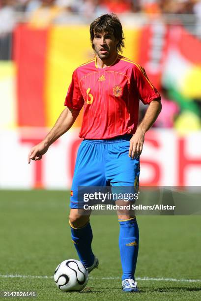 June 23: David Albelda of Spain on the ball during the FIFA World Cup Finals 2006 Group H match between Saudi Arabia and Spain at Fritz-walter...