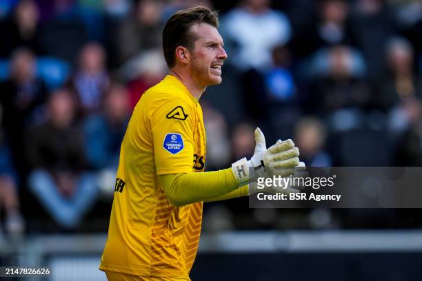 Heracles Almelo goalkeeper Michael Brouwer during the Dutch Eredivisie match between Heracles Almelo and sc Heerenveen at the Erve Asito on April 14,...