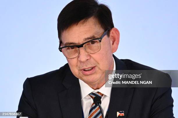 60 Ralph Recto Stock Photos, High-Res Pictures, and Images - Getty Images