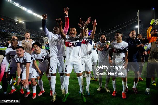 Players celebrates victory after the UEFA Champions League quarter-final second leg match between FC Barcelona and Paris Saint-Germain at Estadi...