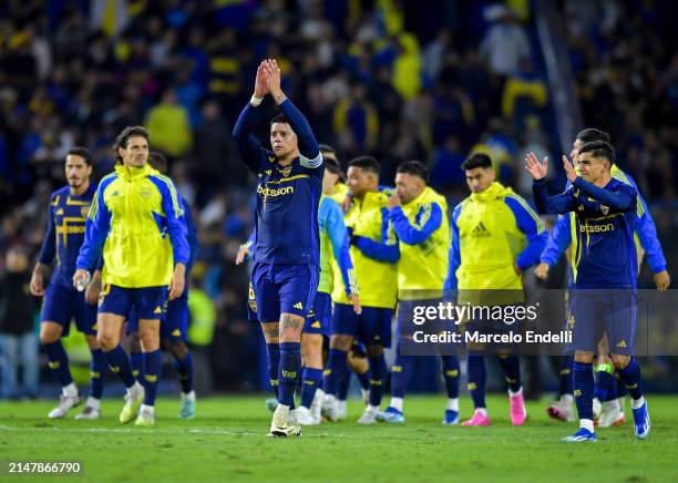 Marcos Rojo of Boca Juniors celebrates with teammates after winning a group B match between Boca Juniors and Godoy Cruz at Estadio Alberto J. Armando...