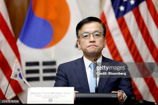 Choi Sang-mok, South Korea's finance minister, during a trilateral meeting with Janet Yellen, US treasury secretary, and Shunichi Suzuki, Japan's...