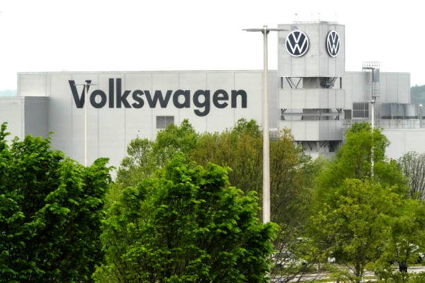 TN: UAW Seeks To Unionize Workers At Tennessee Volkswagen Plant