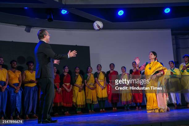 Kenneth Felix Haczynski da Nobrega, Ambassador of Brazil to India with Bharatanatyam performer and producer of the show, Jayalakshmi Eshwar during an...