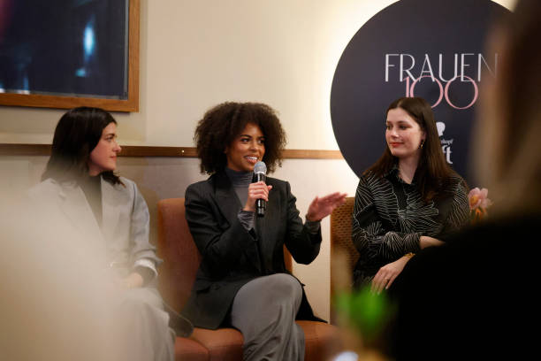 DEU: Frauen 100 Dinner In Berlin