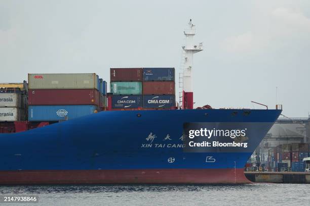 Container Tanjung 21 Tai Cang Stock Photos, High-Res Pictures, and Images - Getty Images