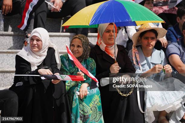 41,207 Women Of Iraq Stock Photos, High-Res Pictures, and Images ...
