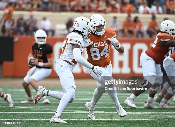 Texas Spring Game Texas Longhorns TE Jordan Washington runs a patter while being... News ...