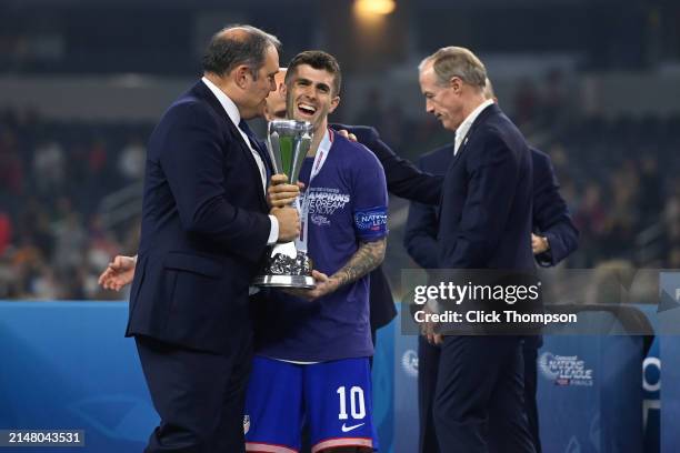 Christian Pulisic during the award presentation during the Concacaf Nations League final match between Mexico and USMNT at AT&T Stadium on March 24,...