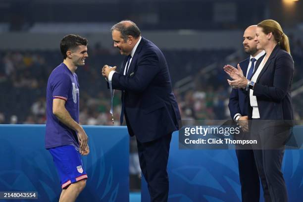 Christian Pulisic during the award presentation during the Concacaf Nations League final match between Mexico and USMNT at AT&T Stadium on March 24,...