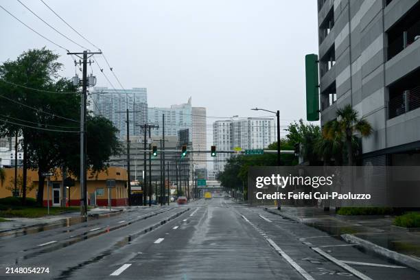 rainy day on the road at tampa - tampa stock pictures, royalty-free photos & images