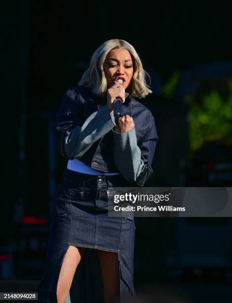 Monica Rapper 23,081 Monica Singer Stock Photos, High-Res Pictures, and Images ...