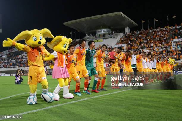 Shimizu S-Pulse players applaud fans after the team's 1-0 victory in the J.League J1 match between Shimizu S-Pulse and Sagan Tosu at IAI Stadium...