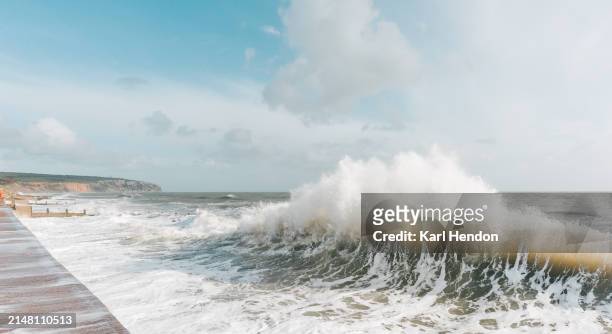a daytime view of the uk coastline - sandown isle of wight stock pictures, royalty-free photos & images