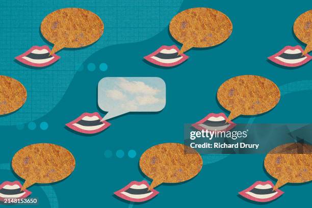 a pattern of speech bubbles and mouths with one different opinion - quejándose fotografías e imágenes de stock