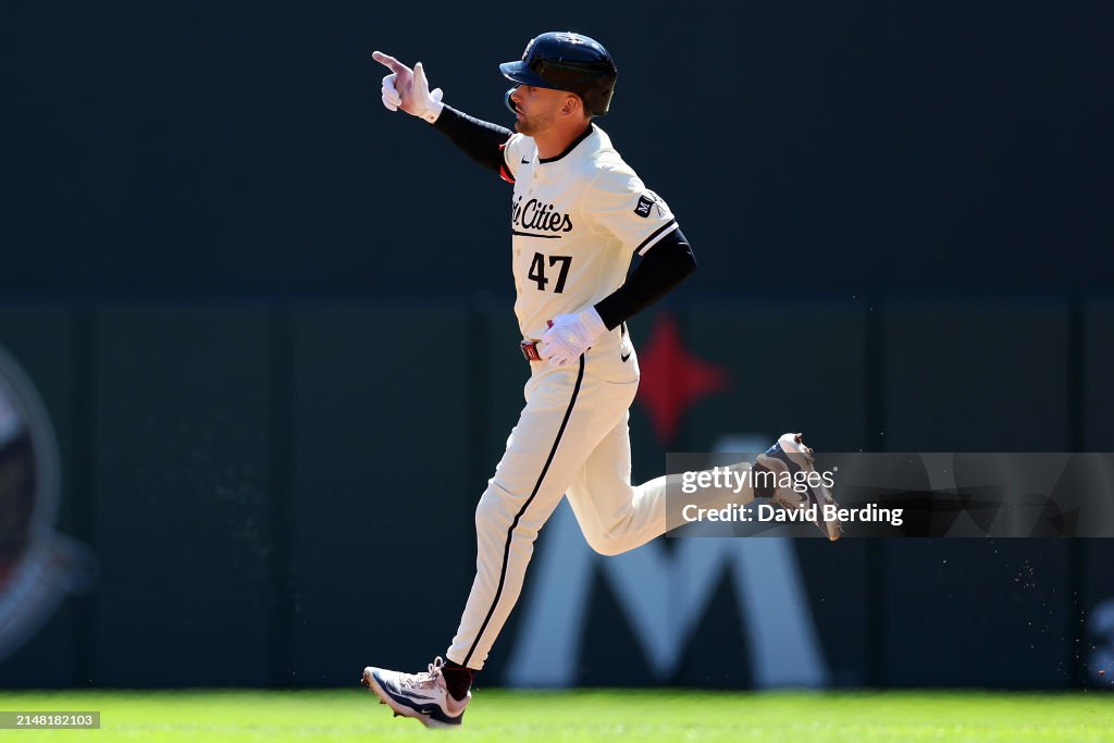 Los Angeles Dodgers v Minnesota Twins