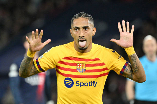 Raphinha of FC Barcelona celebrates after scoring the team's first goal during the UEFA Champions League quarter-final first leg match between Paris...