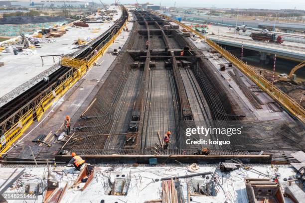 elevated road construction - road construction overhead stock pictures, royalty-free photos & images