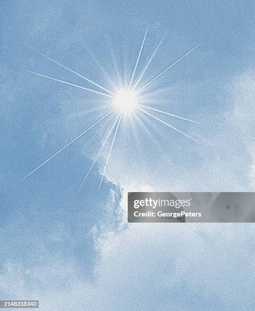 hintergrunddarstellung von wolken und sonnenstrahlen - ausgebleicht stock-grafiken, -clipart, -cartoons und -symbole