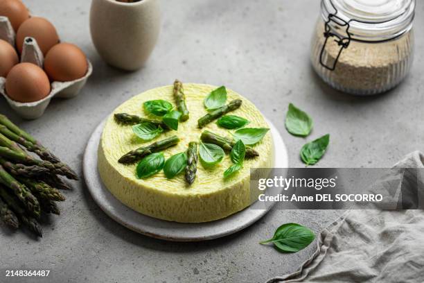 asparagus basil cheesecake mousse flan homemade - pudim-de-leite imagens e fotografias de stock