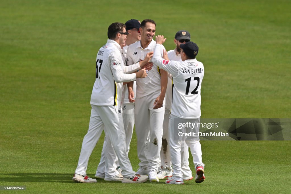 Gloucestershire v Yorkshire - Vitality County Championship