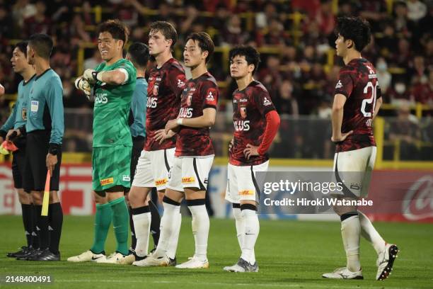 Players of Urawa Red Diamonds show dejection after the J.LEAGUE MEIJI YASUDA J1 8th Sec. Match between Kashiwa Reysol and Urawa Red Diamonds at...