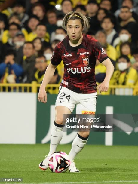 Yusuke Matsuo of Urawa Red Diamonds in action during the J.LEAGUE MEIJI YASUDA J1 8th Sec. Match between Kashiwa Reysol and Urawa Red Diamonds at...