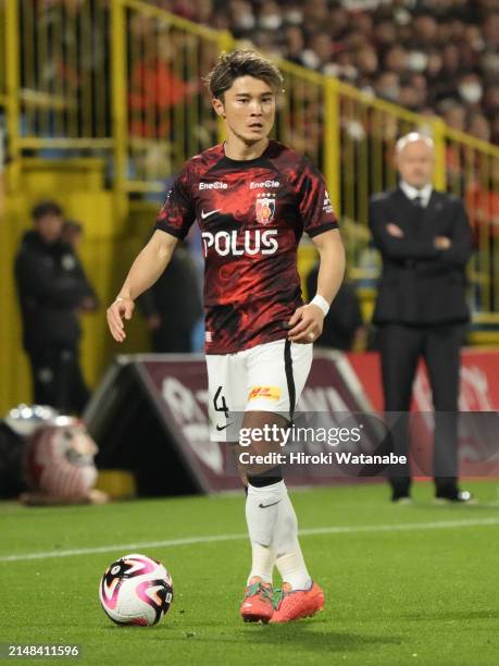 Hirokazu Ishihara of Urawa Red Diamonds in action during the J.LEAGUE MEIJI YASUDA J1 8th Sec. Match between Kashiwa Reysol and Urawa Red Diamonds at...