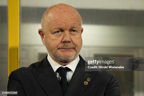 Per-Matias Hoegumo,coach of Urawa Red Diamonds looks on prior to the J.LEAGUE MEIJI YASUDA J1 8th Sec. Match between Kashiwa Reysol and Urawa Red...