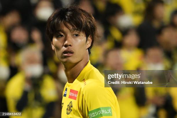 Kazuki Kumasawa of Kashiwa Reysol looks on during the J.LEAGUE MEIJI YASUDA J1 8th Sec. Match between Kashiwa Reysol and Urawa Red Diamonds at SANKYO...