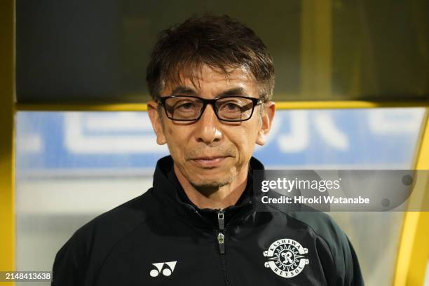 Masami Ihara,coach of Kashiwa Reysol looks on prior to the J.LEAGUE MEIJI YASUDA J1 8th Sec. Match between Kashiwa Reysol and Urawa Red Diamonds at...