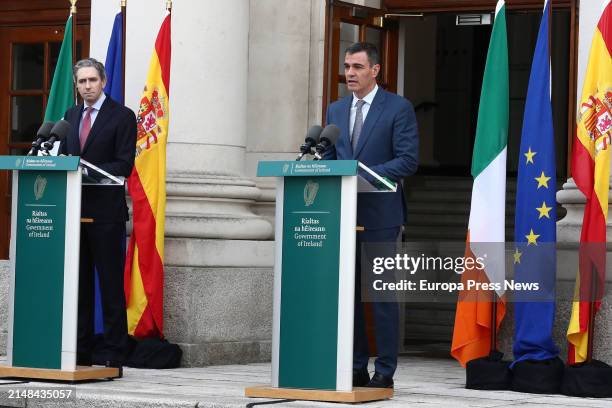 The President of the Government, Pedro Sanchez , and the Prime Minister of the Republic of Ireland, Simon Harris , during their joint appearance...