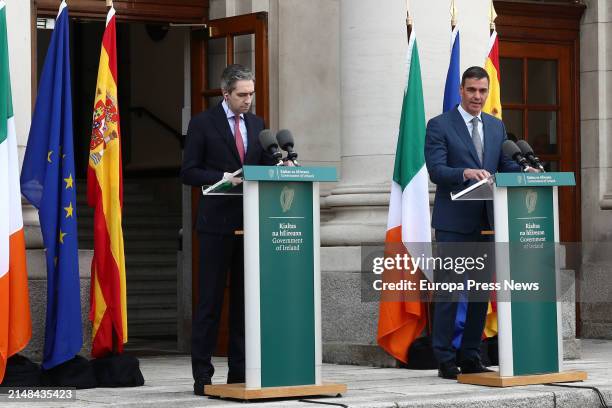The President of the Government, Pedro Sanchez , and the Prime Minister of the Republic of Ireland, Simon Harris , during their joint appearance...