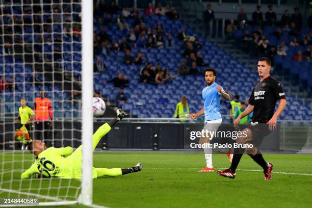 Felipe Anderson of SS Lazio scores the team's third goal during the Serie A TIM match between SS Lazio and US Salernitana at Stadio Olimpico on April...