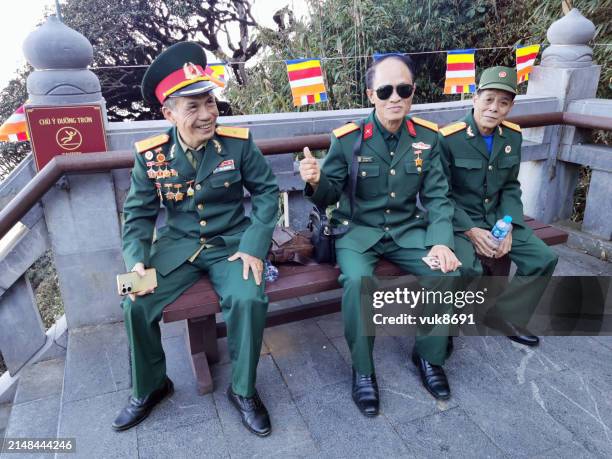 vietnamese army officers, participants of the vietnam war - general posto militar imagens e fotografias de stock