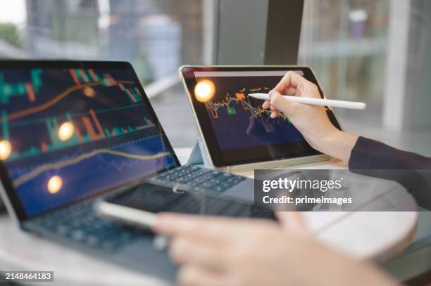 financial advisor online trading cryptocurrency bitcoin in disruption business crisis protect stockmarket loss for investment business - risco imagens e fotografias de stock