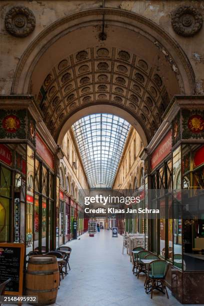 interior of the galerie bordelaise or galerie de la torre, bordeaux - gironde stock-fotos und bilder