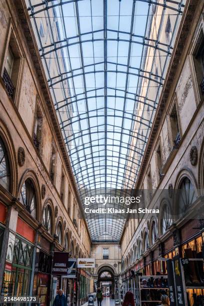 interior of the galerie bordelaise or galerie de la torre, bordeaux - gironde stock-fotos und bilder