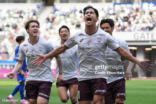 Yoshinori Muto of Vissel Kobe celebrates scoring his side's second goal during the J.LEAGUE MEIJI YASUDA J1 8th Sec. Match between FC Machida Zelvia...