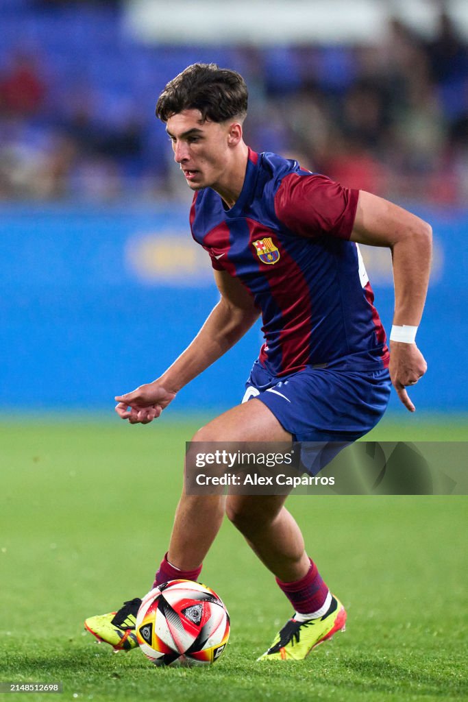 FC Barcelona Atletic v CD Arenteiro - Primera RFEF