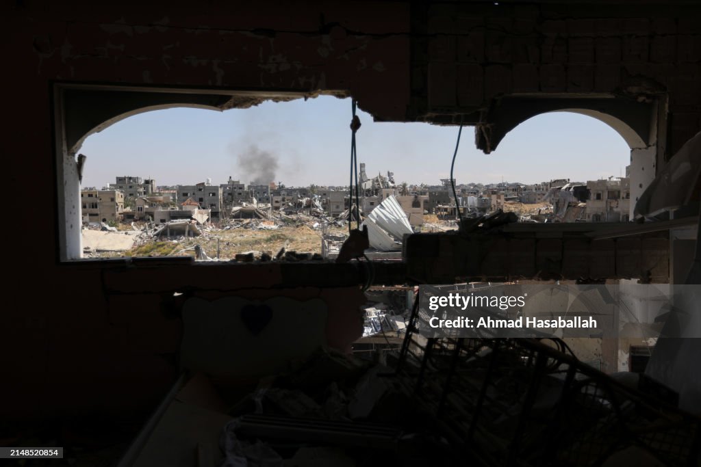 Khan Yunis Residents Find Widespread Destruction After Israel Withdraws Most Forces From Southern Gaza