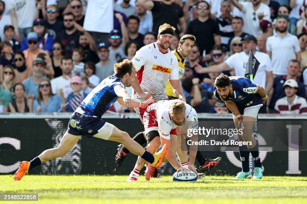 Tyrone Green of Harlequins scores the team's sixth try during the Investec Champions Cup Quarter Final match between Union Bordeaux Begles and...