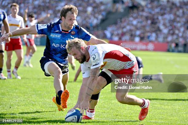 Tyrone Green of Harlequins scores the winning try during the Investec Champions Cup Quarter Final match between Union Bordeaux Begles and Harlequins...