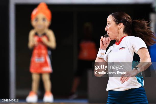 445 Netball Umpire Stock Photos, High-Res Pictures, and Images - Getty ...