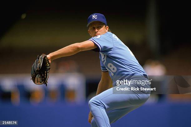 Bret Saberhagen of the Kansas City Royals winds back to pitch during a MLB game in the 1989 season.